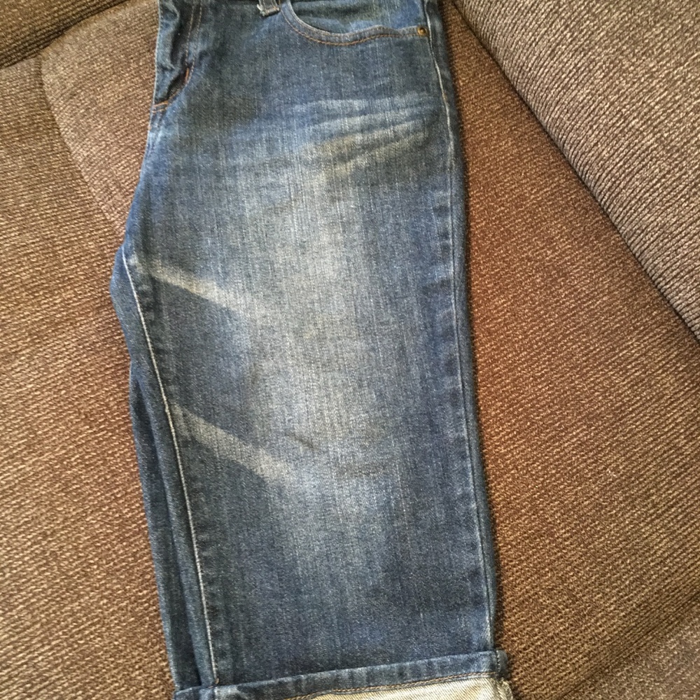 Short/Jean - Picture 3 of 3